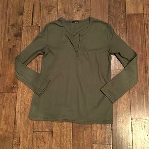 Women’s olive green long sleeve waffle knit shirt size small